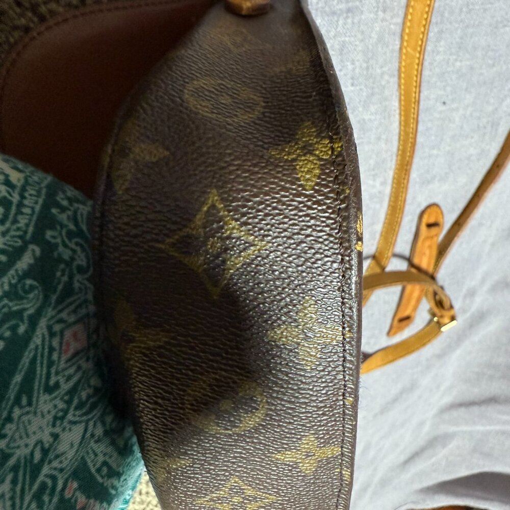 Louis Vuitton St. Cloud MM - Picture 6 of 12